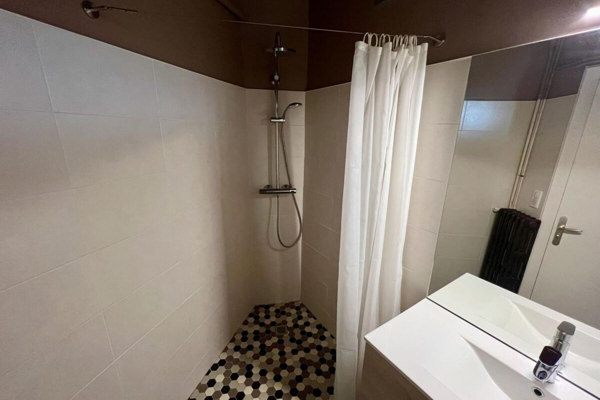 Casa Brune - T3 En Centre Ville - Proche Gare ブリーブ・ラ ・ガイヤルド エクステリア 写真